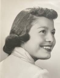 Kitty Helton's Instagram, Twitter & Facebook