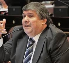 Personas obligadas a confinarse denunciaron que les dieron comida podrida y  hasta les controlaron el Whatsapp