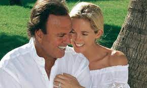 Последние твиты от julio iglesias (@julioiglesias). Miranda Rijnsburger Is The Woman Behind The Man That Is Julio Iglesias Photo 1