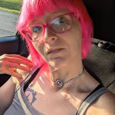 Take a peek inside an art class at the Indiana Women's Prison🎨✨ In this  inspiring initiative, incarcerated women explore the works and lives of  legendary artists such as Georgia O'Keeffe and Edward