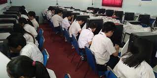 Beberapa smp unggulan swasta di jakarta di bawah ini tidak kalah bersaing dengan smp negeri, bahkan beberapa ada yang memiliki peringkat di atas negeri. 8 Smp Negeri Terbaik Dki Jakarta Di Peringkat Un 2019 Halaman All Kompas Com