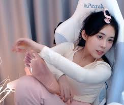 水木彩on X: 蛋宝抹油脚！ 周姐换脸骆歆女流Cos AI p图周二珂周淑怡二珂叶知秋杨幂迪丽热巴腐团儿