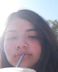 Candelaria Castro 😗apodo: Cande 🥳cumpleaños: 11/08 🤭papel en el curso:  la que nunca hace ni tiene ganas de hacer nada 🙄frase típica: "tengo  sueño" "me quiero ir a mi casa" 💘situación sentimental: