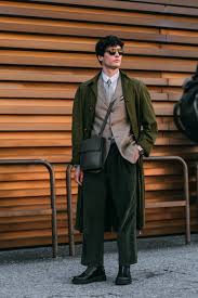 Pitti Uomo Brings Out Dapper Men In The Sleekest Street Style In 2020 Fall Outfits Men Fall Trends Outfits Dapper Men