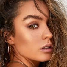 Madelyn Davis's Instagram, Twitter & Facebook