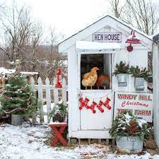 christmas chicken coop decor holiday crafts diy holiday diy projects christmas decor diy