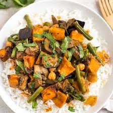 A Super Easy Thai Red Curry With Melt In Your Mouth Roasted Aubergine Eggplant And Roasted Sweet Potato So Sweet Potato Curry Curry Recipes Aubergine Recipe