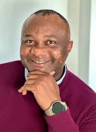 Stefan Petrat's Instagram, Twitter & Facebook