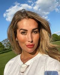 Michelle Lukins's Instagram, Twitter & Facebook