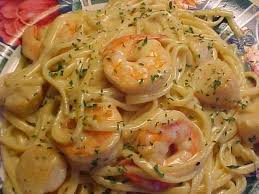 Voici Une Recette Tres Facile A Realiser Et Qui Regalera Forcement Toute La Famille Testez Les Pates Aux Crevettes En Ratatouille Plaisir Eten Koken Recepten