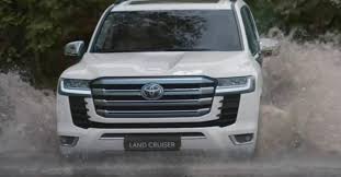 © carsguide.com.au a camouflaged landcruiser 300 series development mule has been captured in detail. Lwvhppwlziag8m
