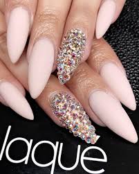 pin auf nails