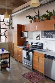 space above kitchen cabinets