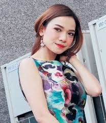 Bila jadi artis orang labelkan sebagai orang kaya, orang senang.hakikatnya tidak. Saya Tak Perlu Lelaki Kaya Untuk Hidup Mewah Ruhainies Bengang Dituduh Mata Duitan