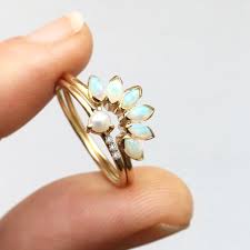 As a gold member of the crown & anchor® society, you enjoy exclusive benefits and privileges not only when onboard, but also when you're on land. 14kt Gold Opal Caribbean Sunrise Ring La Kaiser Melroso Jewelry