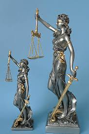 Find the perfect scales of justice statue stock photos and editorial news pictures from getty images. Anwalt Statue Justitia Silber Goldfarbig 30cm 20cm Figur Kanzlei Justicia Recht Eur 50 81 Picclick De