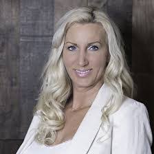 Shelby Loomis's Instagram, Twitter & Facebook