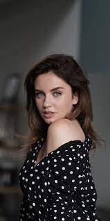 Thick brunette rubs and fingers herself in bathroom. Pin On Exceptionally Beautiful Women