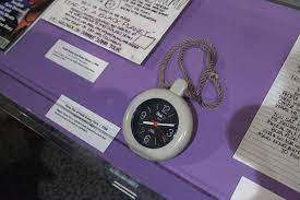 Cheap alarm clocks, buy quality home & garden directly from china suppliers. File Flava Flav S Clock Rock And Roll Hall Of Fame 2014 12 30 13 16 00 By Sam Howzit Jpg Wikimedia Commons