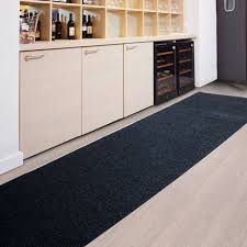 Une sélection de tapis de cuisine pratiques et décoratifs à petits prix sur blancheporte.fr ✅ vous êtes satisfaits ou remboursés. Tapis Cuisine Long Amortissant Resistant Anthracite Tapistar Fr