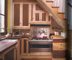 Sculptor Henry Moore S Under Stair Kitchen In His Small London Flat Cuisine Sous Les Escaliers Interieur Moderne De Cuisine Interieur De Cuisine