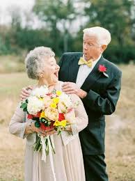 Die hochzeit ist ein ereignis der ganz besonderen art. Spruch Zur Hochzeit Alteres Paar Romantische Und Witzige Hochzeitsspruche Die Ehe Zum Mindesten Das Gluck Derselben Beruht Nicht Auf Der 4