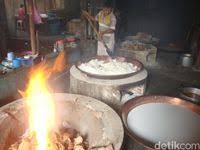 Resep dodol ketan atau jenang mudah cuma pakai teflon anti gagal. Jelang Lebaran Jenang Lengket Purwokerto Banyak Dicari Orang