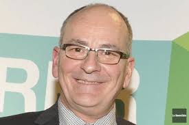 Patinage de vitesse: Michel Dumont à nouveau honoré