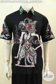 Tambahkan clutch dan high heels atau stiletto pasti akan sempurna. Desain Baju Batik Pria Terbaru Yang Bikin Penampilan Lebih Gagah Dan Tampan Model Lengan Pendek Proses Tulis Motif Wayang Gatotkaca Ld9427t L Toko Batik Online 2021