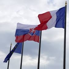La slovaquie est un pays d'europe de l'est d'une superfice de 49 035 km² (densité de 111 hab./km² environ). Ambassade De France En Slovaquie Posts Facebook