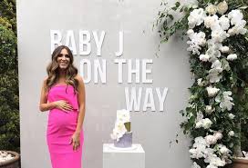 Tradicionalmente asistían solo mujeres que hacían regalos a la futura. 12 Ideas Para Modernizar Una Mesa De Dulces De Baby Shower Luz Angela