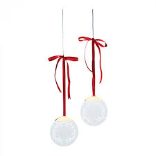 Batteries are widely used in all typed of devices, like mp3's, video cameras, pc games, clocks or remote controls. Ikea Strala Led Pendant Lamp Battery Operated W Built In Light Ring Wreath 18 String Lights Home Garden Worldenergy Ae