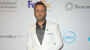 If children respect their parents, they will have that essential respect (healthy fear) of all they meet in the future. La Novia De Carlos Ponce Le Declara Su Amor Al Actor Con Un Romantico Mensaje Foto