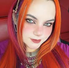 La cuarta película de BTS #BreakTheSilence:The Movie muestra a las  superestrellas mundiales durante su primera gira internacional en estadios  y brinda a la audiencia acceso ilimitado a cada miembro de la banda.