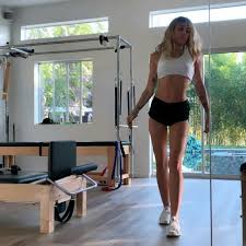 Pin By Leonor Chamorro On Miley Miley Miley Cyrus Long Hair Miley Cyrus