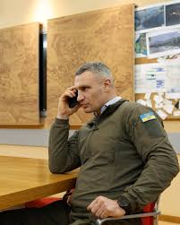 Kyiv mayor brushes off Zelenskiy's criticism as 'politics' | Reuters