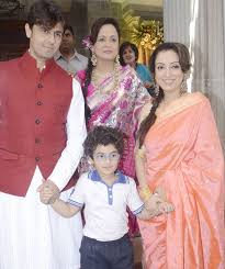 Bal thackeray saw me as political heir, says elder son jaidev, blaming brother uddhav for estrangement. Sonu Nigam Smita Thackeray And Sonu Nigam S Wife Madhurima Nigam With Son Nevaan Nigam At Smita Thackeray S Son S Wedding B Sonu Nigam Bollywood Latest Pics