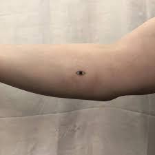 Kelly osbourne gets a white bee ink tattoo on her right shoulder from tattoo legend #markmahoney. White Tattoo Healed Cute Simple Tattoos
