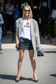 Céline was born in 1968, the youngest of 14 children. Celine Dion Debuts A Chic New Bob At The Couture Shows