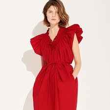 Mais ma maman m'a offert ma tenue pour le baptême de mon bebe le 13 mai et il faudrait que je commence à perdre pour être à l'aise dedans ! Comment S Habiller Pour Un Bapteme Madame Figaro