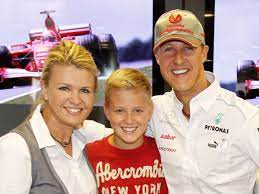 Retiring formula 1 legend michael schumacher, racing in the austin, texas grand prix this weekend, introduced the limited edition audemars piguet royal oak offshore michael schumacher last month. Oh7mzmdkkmgkdm