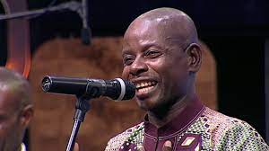 O artista que dispensa apresentação entre os amantes de música popular angolana, é um verda. Show Da Zimbo Com Balo Januario Youtube