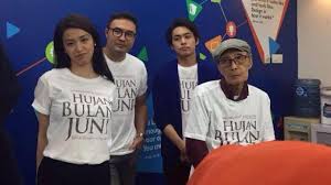 Handhindra jeka hujan bulan juni · dua ibu gadis kecil ℗ 2005. Sinopsis Film Hujan Bulan Juni Malam Ini Pukul 23 30 Wib Di Sctv Rumitnya Kisah Cinta Velove Vexia Tribunnews Com Mobile