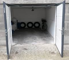 Sie kommen in verschiedensten formen, größen und ausstattungen, welche auf den jeweiligen einsatzbereich zugeschnitten sind. Flugeltore