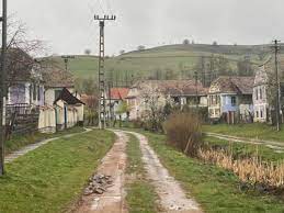 Sate parasite din Transilvania isi cauta locuitori: Salvarea esti tu, omul de la oras!