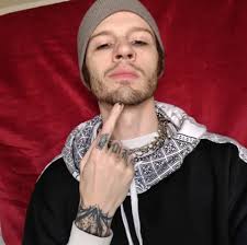 What shoes was skater wearing during mini loop?