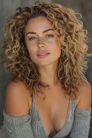 Kelly Dowler (isadowler)