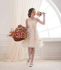 Sentiti speciale con gli abiti eleganti. Collezione Biancaneve Abiti Da Cerimonia Per Bambina Anne Katerina Boutique Abiti Da Sposa E Cerimonia Roma