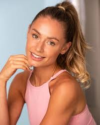 Rhiannon Bailey's Instagram, Twitter & Facebook