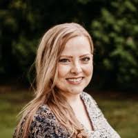 Elly Rankin's Instagram, Twitter & Facebook